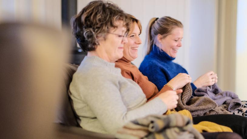 Picture of three ladies knitting