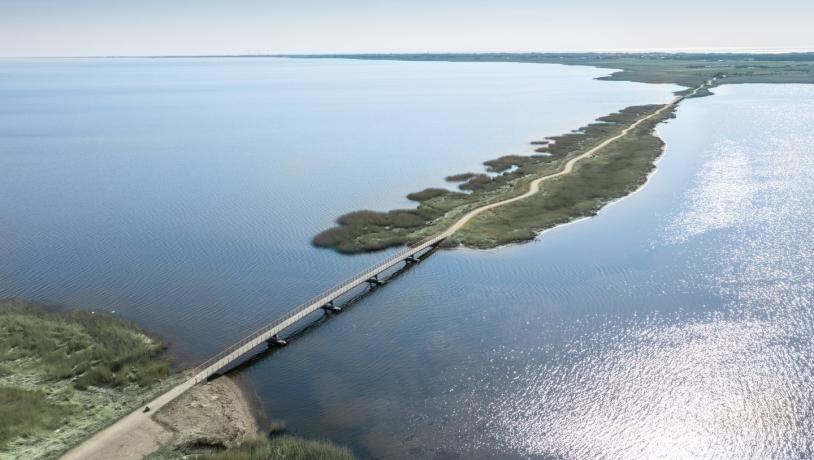 Bagges Dæmning in het Ringkøbing Fjord in Denemarken