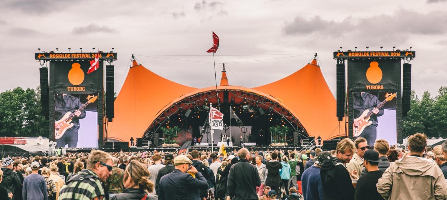 Die einzigartige Hauptbühne, Orange Scene, auf dem Roskilde Festival