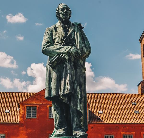 Hans Christian Andersen Statue in Odense auf der dänischen Ostseeinsel Fünen